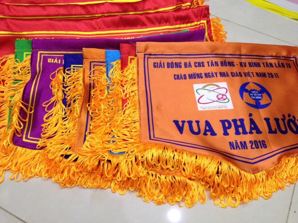 cờ ngang nhọn