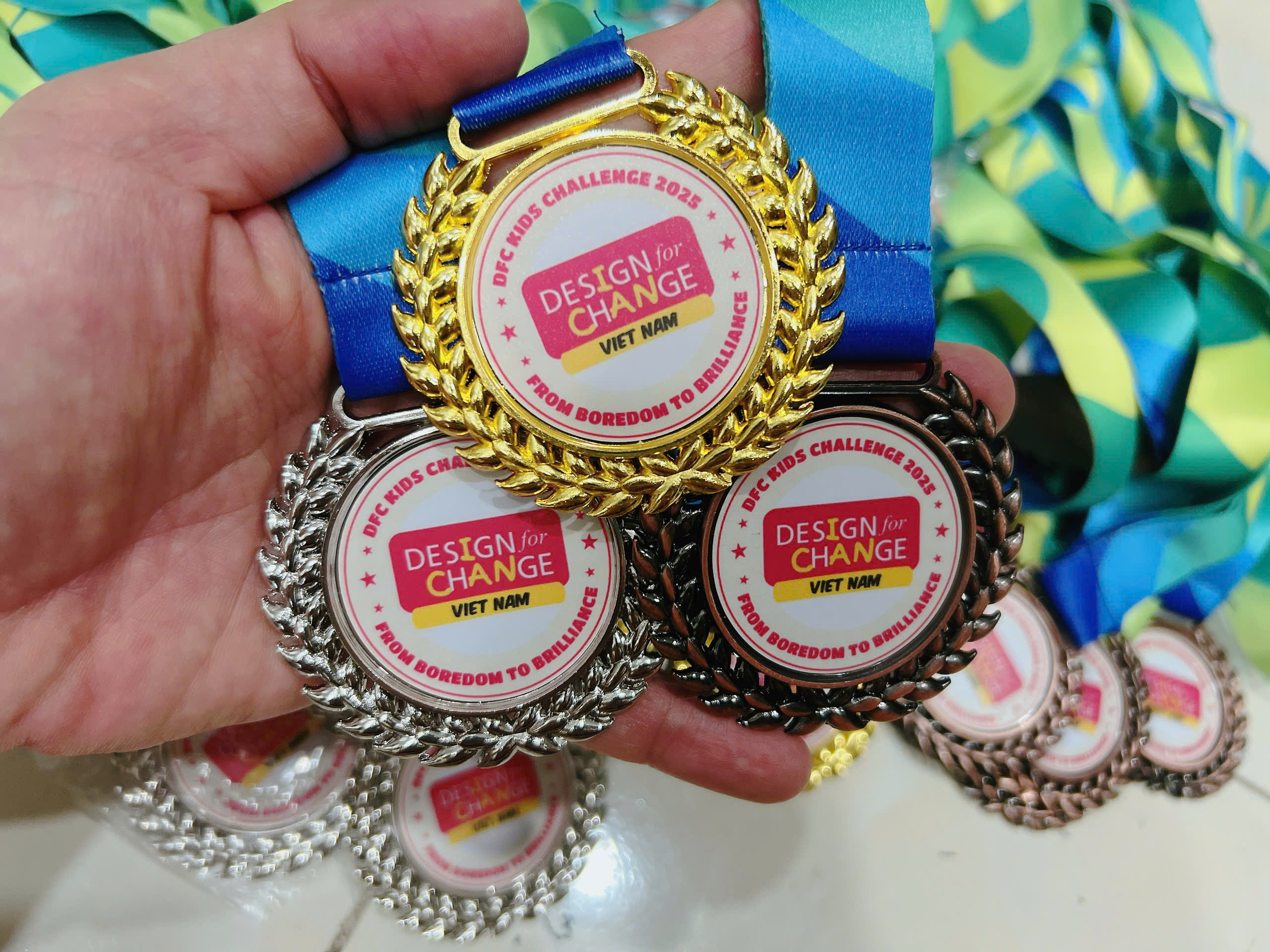 Vì sao huy chương kim loại vẫn là lựa chọn hàng đầu?